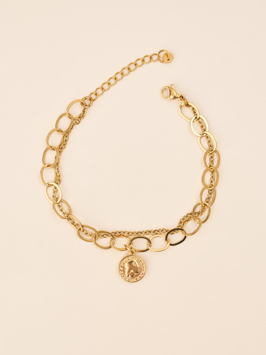 Bracelet Lyria – Double chaîne & médaillon antique